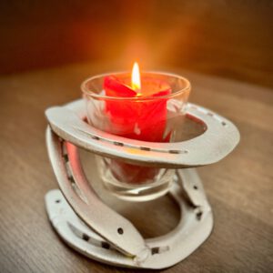 Kerzenhalter mit Glas und Kerze